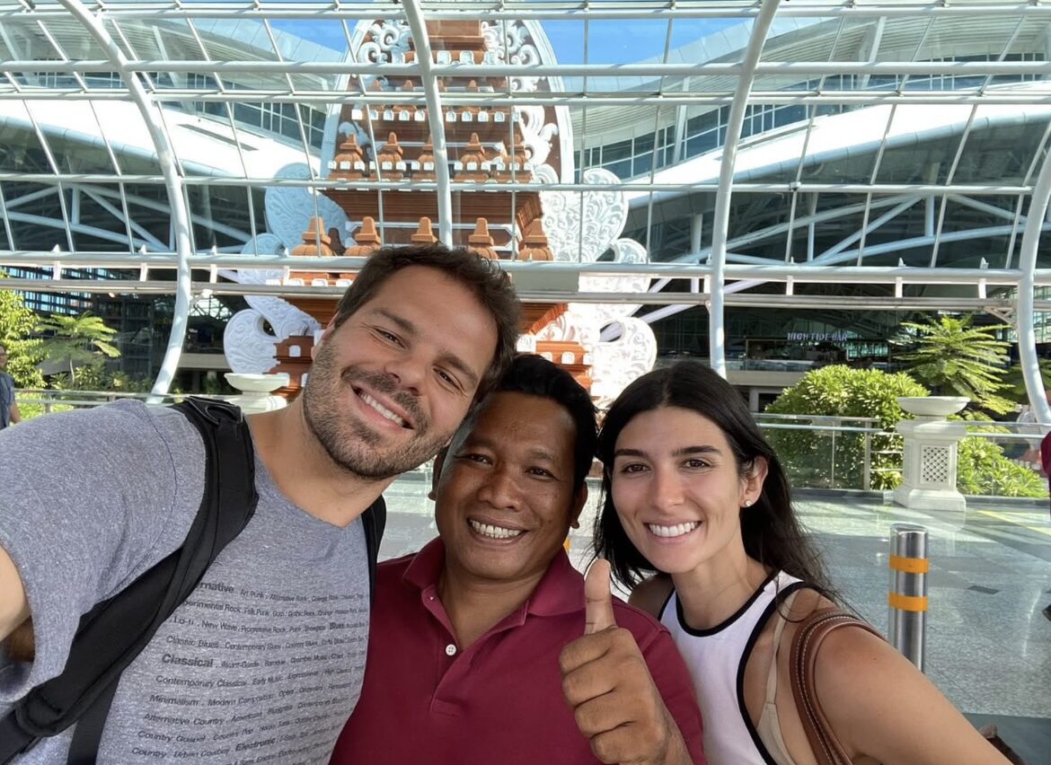 Bali Amigo Tours airport drop-off service for customers in Bali Image Title: